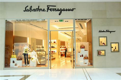 salvatore ferragamo outlet online shop.